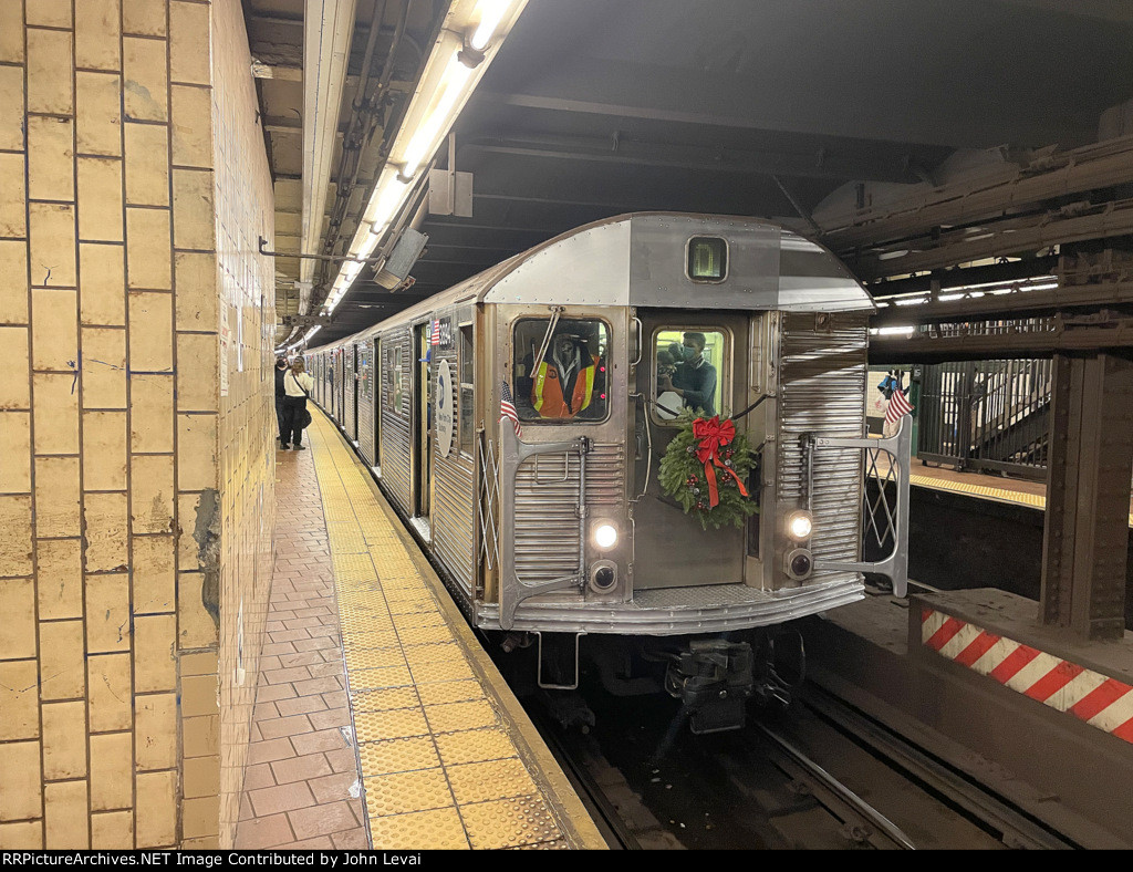 Northbound at 125th Street Station just before departing for the very last stop of 14th St